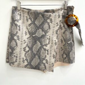 Zara Snakeskin Faux Leather Skort Tortoise Shell Buckle size small